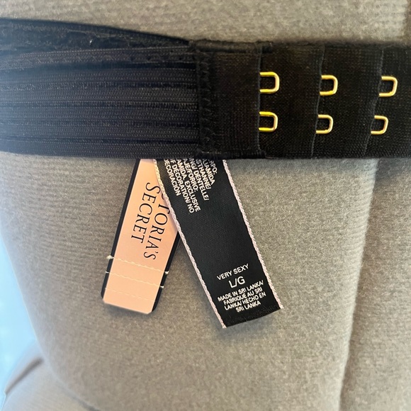 NWT, Victoria Secret black halter lace bra - Picture 8 of 8